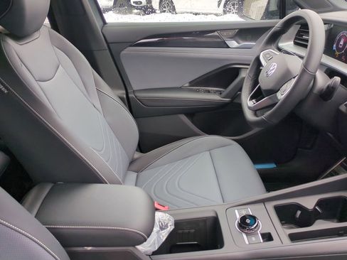 New 2026 Volkswagen Tiguan SE R-Line AWD/4WD image 33