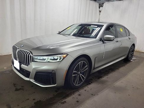 Used 2020 BMW 750i xDrive w/ Executive Package AWD/4WD image 2