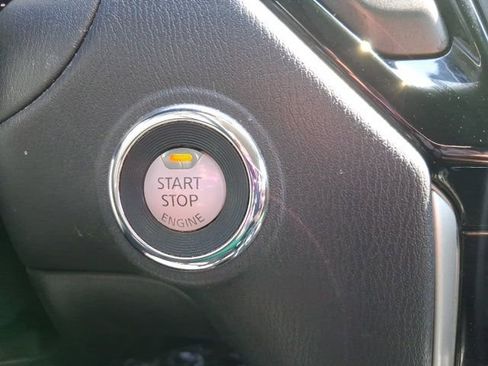 Used 2020 Nissan Pathfinder SV image 25