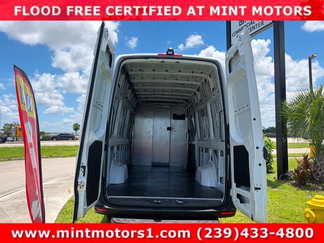 Used 2021 Mercedes-Benz Sprinter 2500 w/ Driver Convenience Package image 10