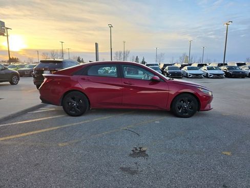 Used 2023 Hyundai Elantra SEL image 4