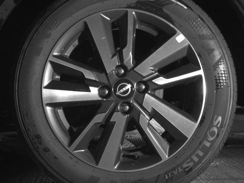 Used 2025 Nissan Versa SV image 14