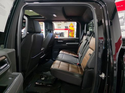 Certified 2025 Chevrolet Silverado 3500 High Country w/ High Country Premium Package AWD/4WD image 25