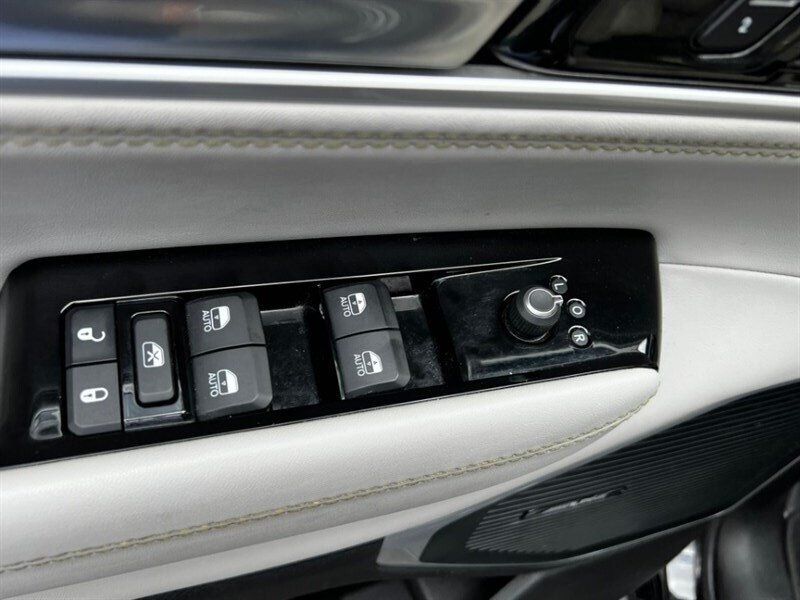 Used 2022 Jeep Wagoneer Series II w/ Premium Group I AWD/4WD image 27