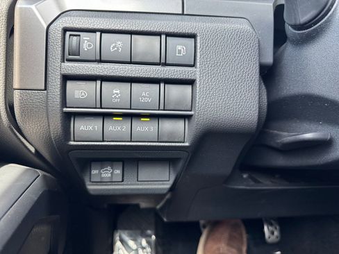 Used 2024 Toyota Tacoma TRD Sport AWD/4WD image 28