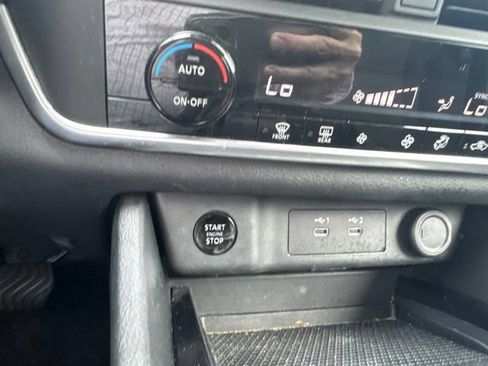 Used 2025 Nissan Rogue SV FWD image 22