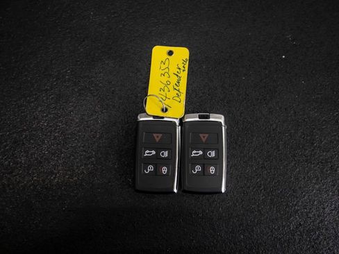 Used 2026 Land Rover Defender 110 X-Dynamic SE AWD/4WD image 44