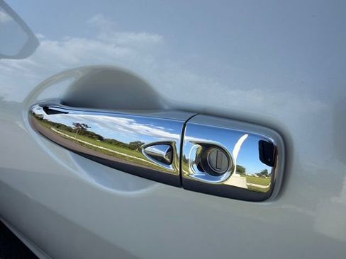 Used 2016 Nissan Maxima Platinum FWD image 17