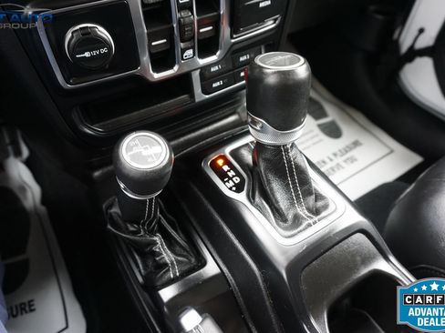 Used 2020 Jeep Gladiator Overland AWD/4WD image 32