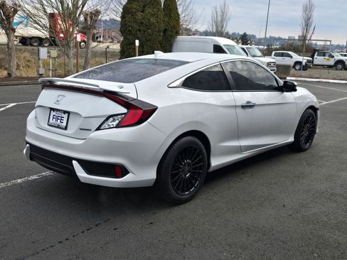 Used 2018 Honda Civic Touring image 6