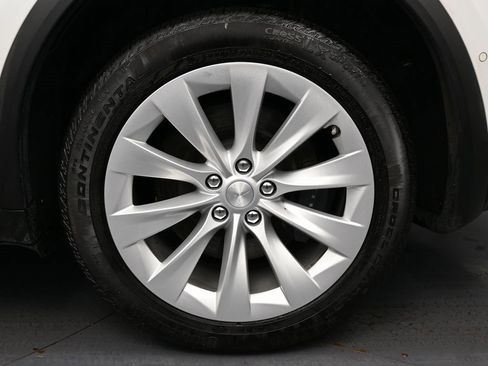 Used 2018 Tesla Model X 100D image 11