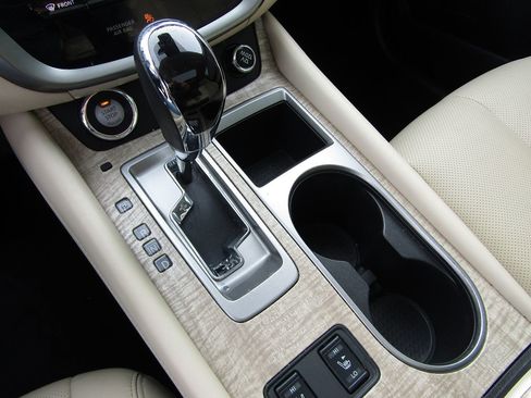 Used 2024 Nissan Murano SL image 19