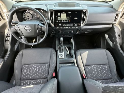 New 2026 Nissan Frontier SV w/ Tow Package AWD/4WD image 17