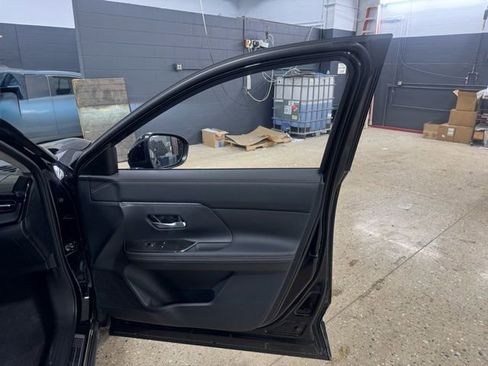 New 2026 Nissan Kicks SR w/ SR Premium Package image 29