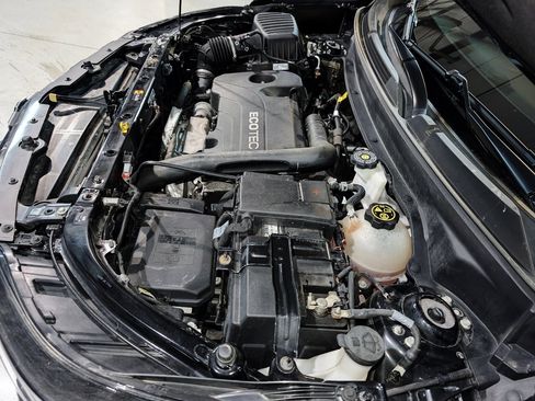 Used 2020 Chevrolet Equinox LS image 50