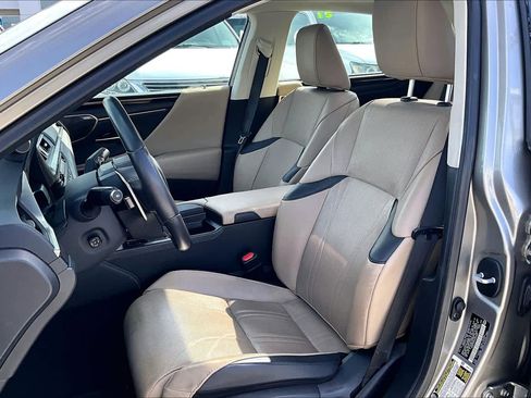 Used 2019 Lexus ES 350 Ultra Luxury w/ Accessory Package image 7