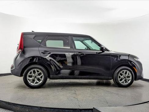 Used 2022 Kia Soul LX w/ Technology Package image 9