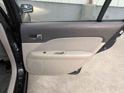 Used 2011 Ford Fusion SE w/ 202A Rapid Spec Order Code FWD image 32