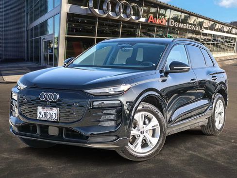 Used 2025 Audi Q6 e-tron Premium w/ Convenience Package image 1