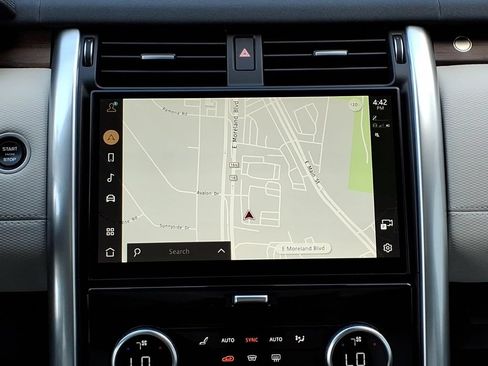 Certified 2025 Land Rover Discovery Dynamic SE AWD/4WD image 18