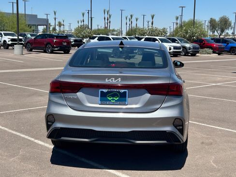 Used 2024 Kia Forte LXS FWD image 4