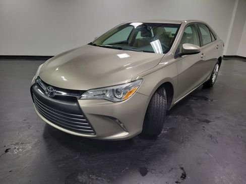 Used 2017 Toyota Camry LE FWD image 4