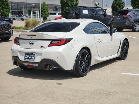 Used 2024 Toyota GR86 Premium RWD image 7