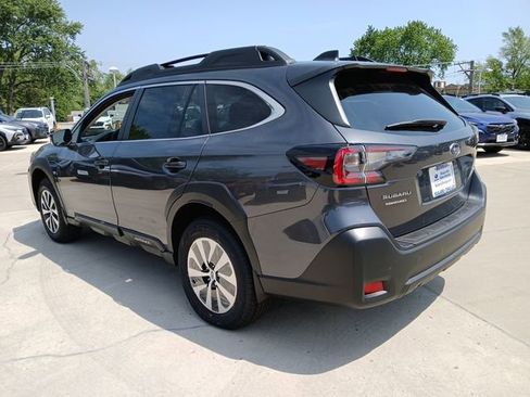 Used 2025 Subaru Outback Premium image 4