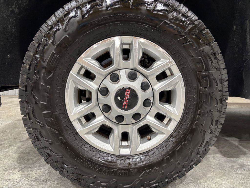 Used 2020 GMC Sierra 2500 4x4 Crew Cab w/ Convenience Package image 26