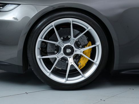 Used 2022 Porsche 911 GT3 image 35