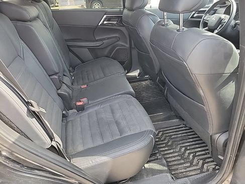 Used 2022 Mitsubishi Outlander SE AWD/4WD image 11