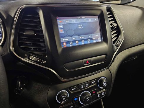 Used 2020 Jeep Cherokee Latitude image 14