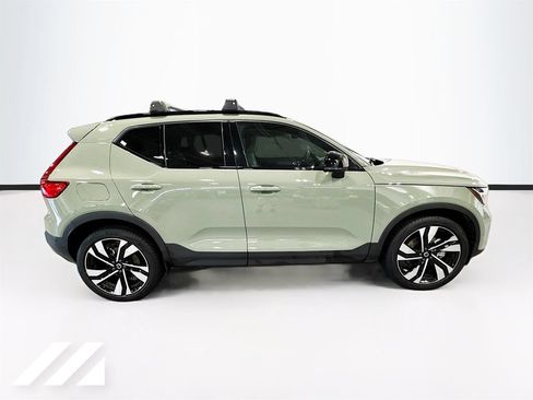 Used 2023 Volvo XC40 B5 Ultimate w/ Protection Package Premier AWD/4WD image 4