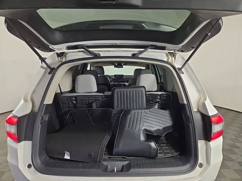 Used 2023 Honda Pilot LX image 32