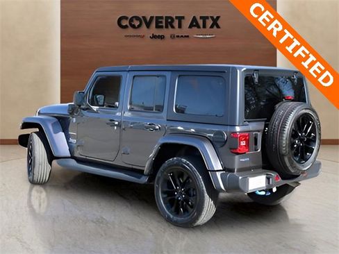 Used 2022 Jeep Wrangler Unlimited Sahara image 3