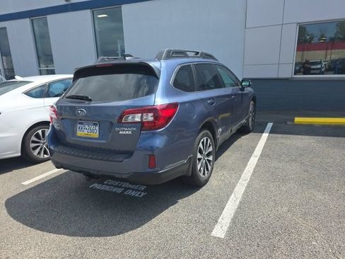 Used 2017 Subaru Outback 2.5i Limited AWD/4WD image 4