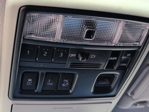 Used 2022 Toyota 4Runner Limited image 29