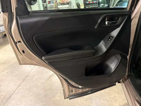 Used 2016 Subaru Forester 2.5i Limited w/ Protection Package #2 image 29