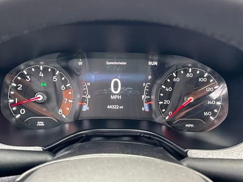 Used 2024 Jeep Compass Latitude image 10