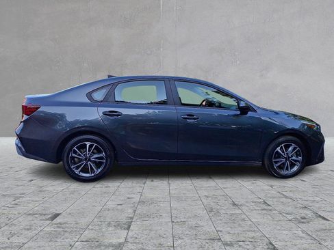 Used 2023 Kia Forte LXS w/ LXS Technology Package FWD image 7