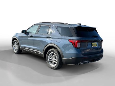 New 2026 Ford Explorer Active w/ Active Comfort Package image 3