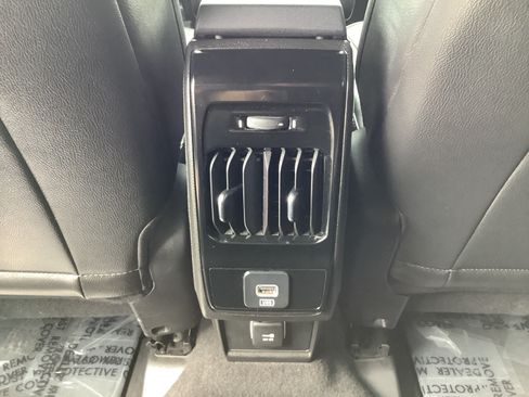Used 2023 Jeep Compass Latitude AWD/4WD image 10