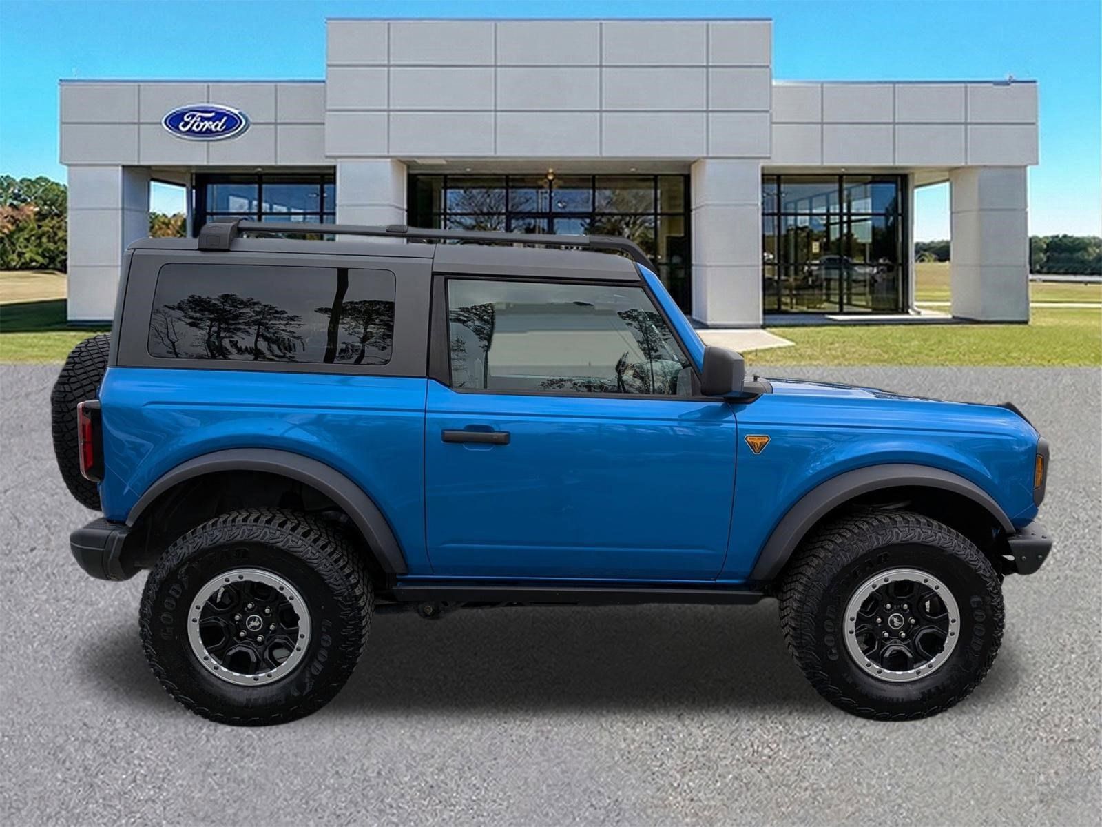 Certified 2021 Ford Bronco Badlands w/ Sasquatch Package AWD/4WD image 3
