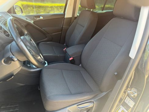 Used 2017 Volkswagen Tiguan Limited w/ Premium Package image 14