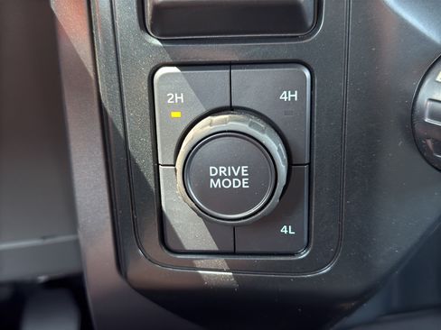 Used 2025 Ford F150 XLT w/ Equipment Group 301A Standard AWD/4WD image 31