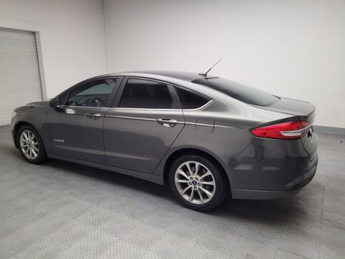 Used 2017 Ford Fusion SE FWD image 3