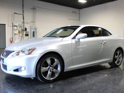 Used 2010 Lexus IS 350C w/ Luxury Pkg RWD image 6