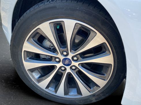 Used 2020 Ford Fusion SE AWD/4WD image 28