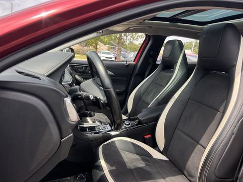Used 2018 INFINITI QX30 Sport FWD image 13