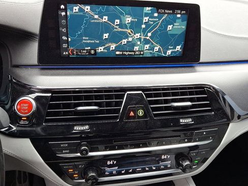 Used 2018 BMW M5 image 11